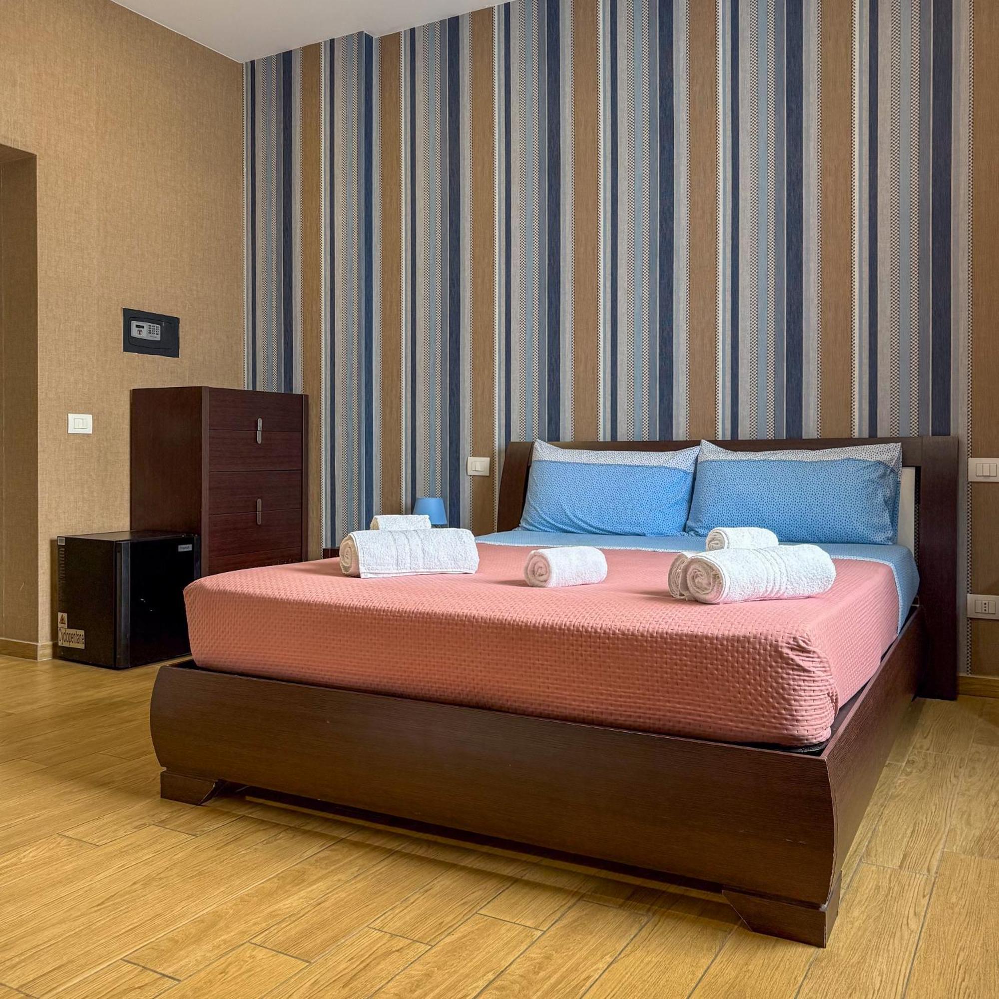 Edo House Anzio - Beachfront - Fronte Mare - Affittacamere Kültér fotó