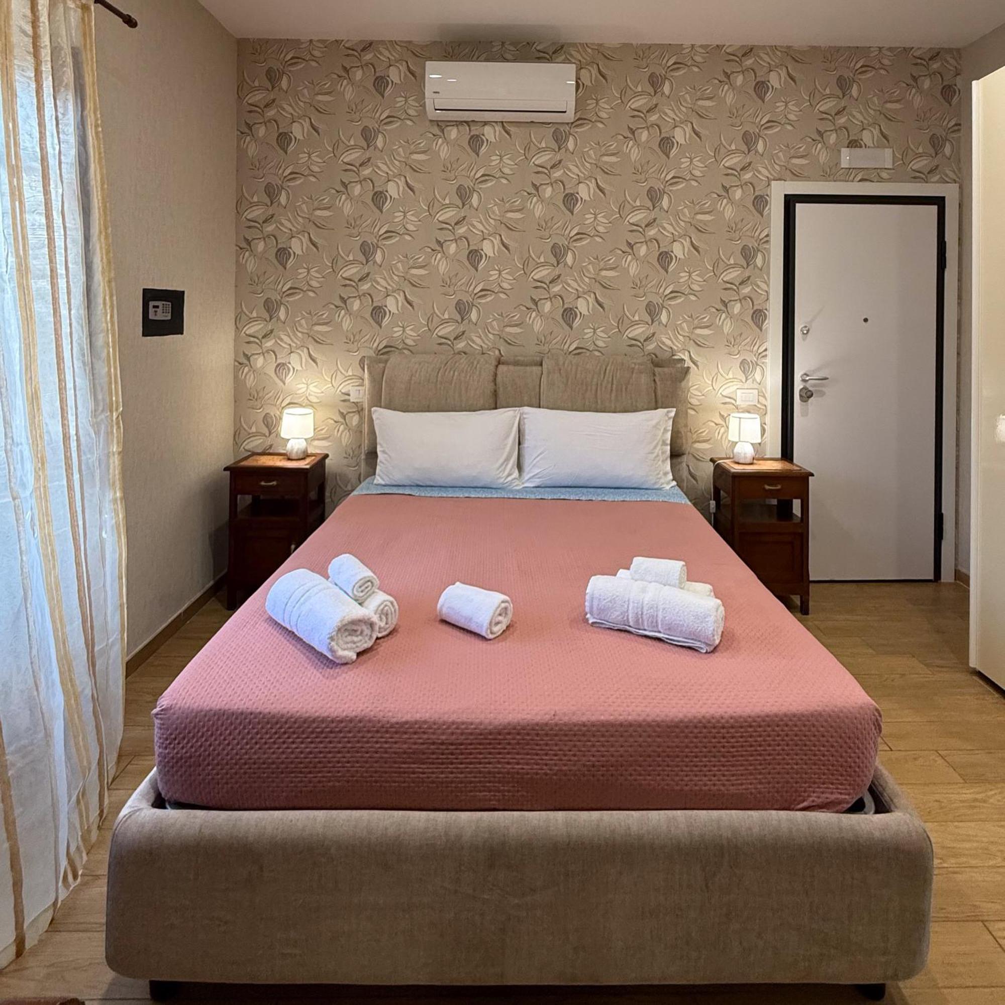 Edo House Anzio - Beachfront - Fronte Mare - Affittacamere Kültér fotó